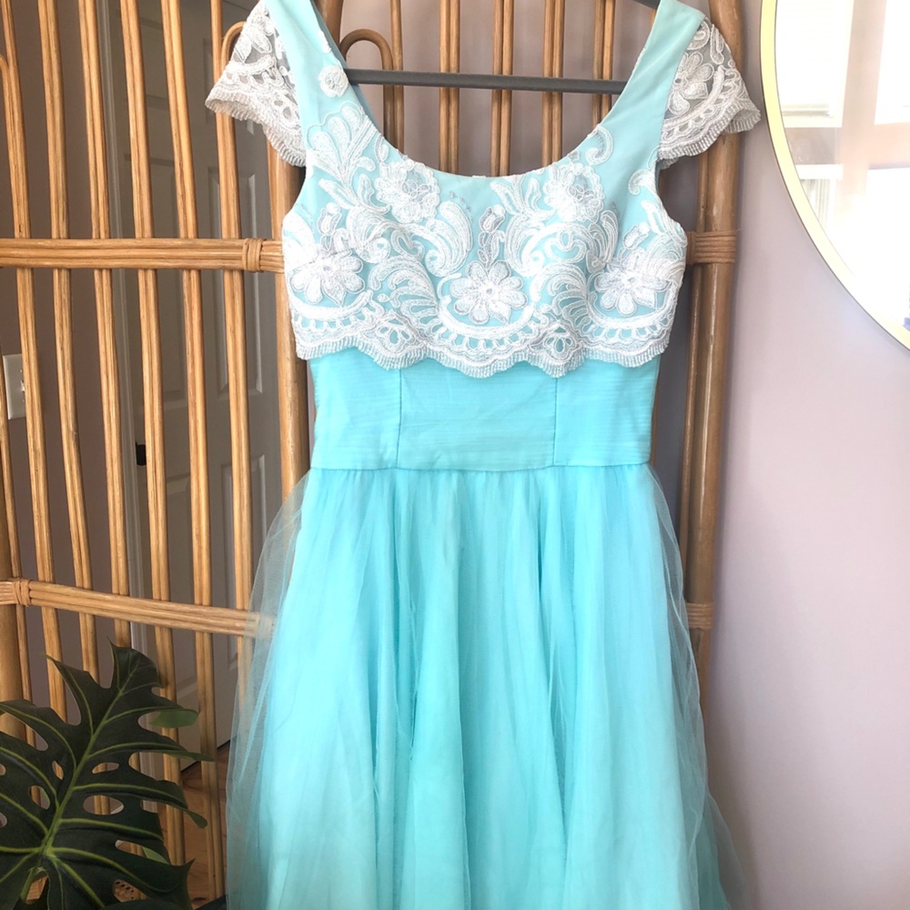 ModCloth formal dress with white lace detail ✨
